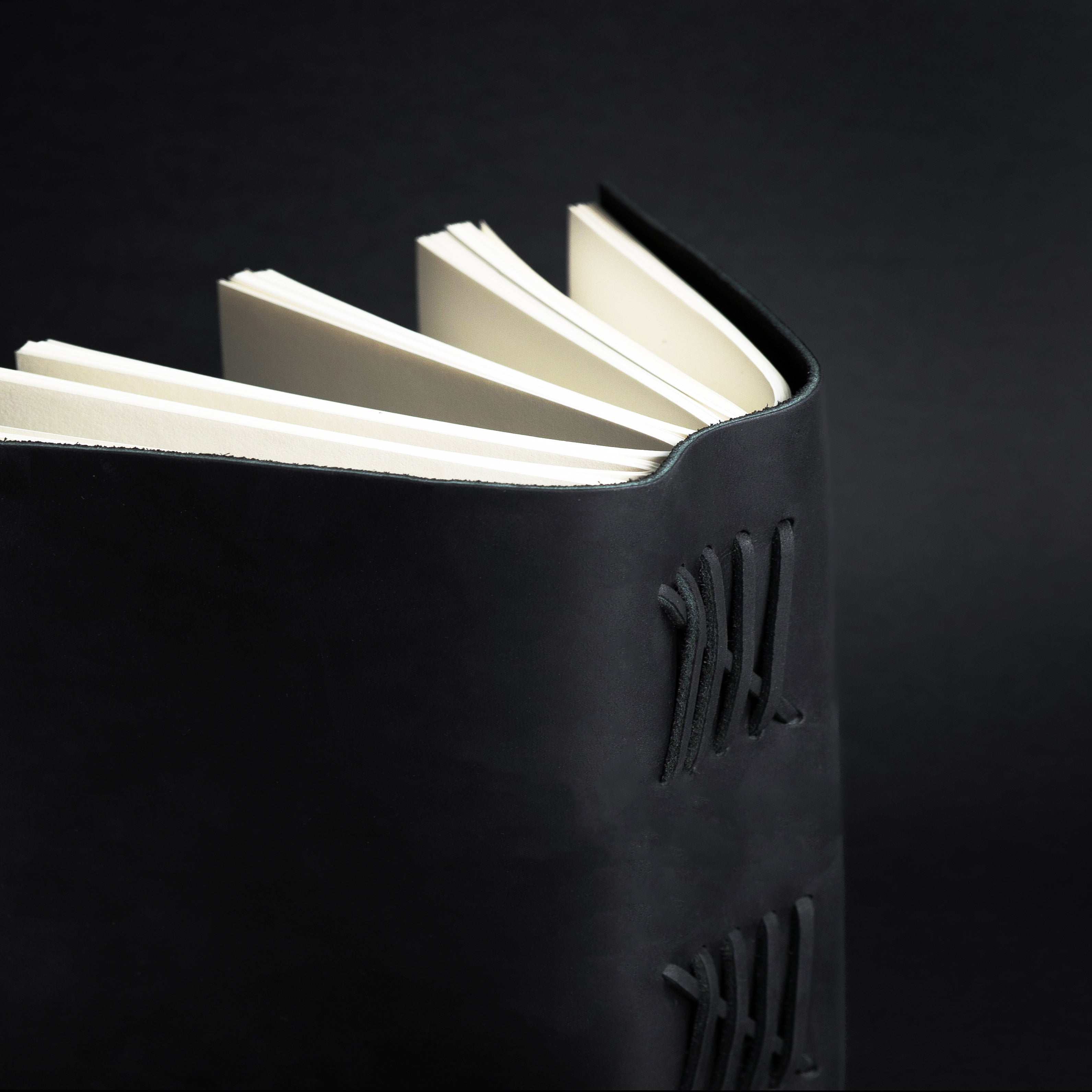 MOTUS JOURNAL - BLACK